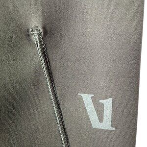 VUORI Yoga legging Pant.  Gray. Size Women's XS.  Stretchy.  Athletic.